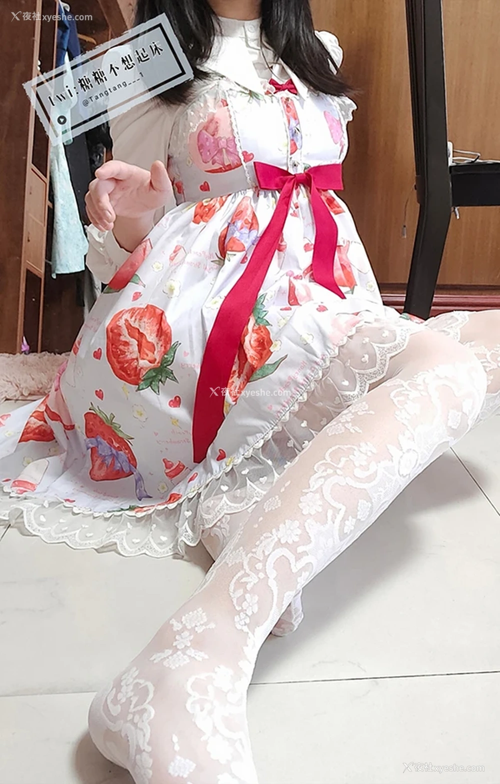 1P - 白虎福利姬糖糖不想起床 草莓洛丽塔尺度图