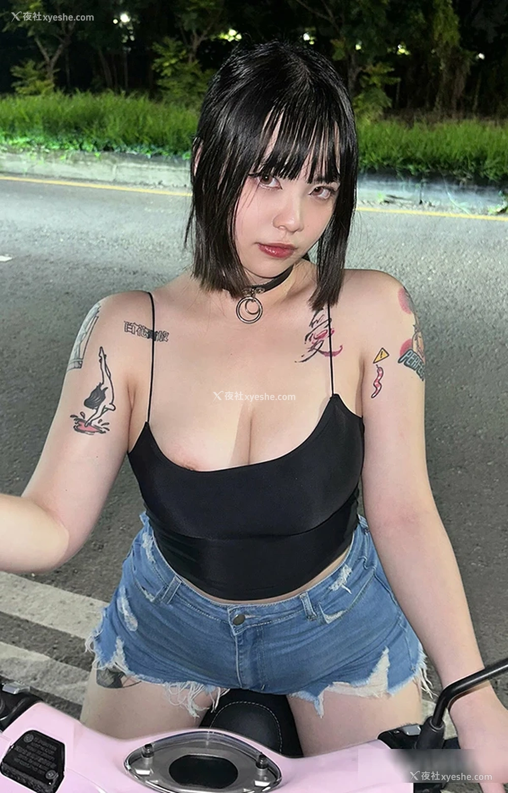 1P - 巨乳肥臀网红@Bobbymarkggggg 订阅尺度合集4