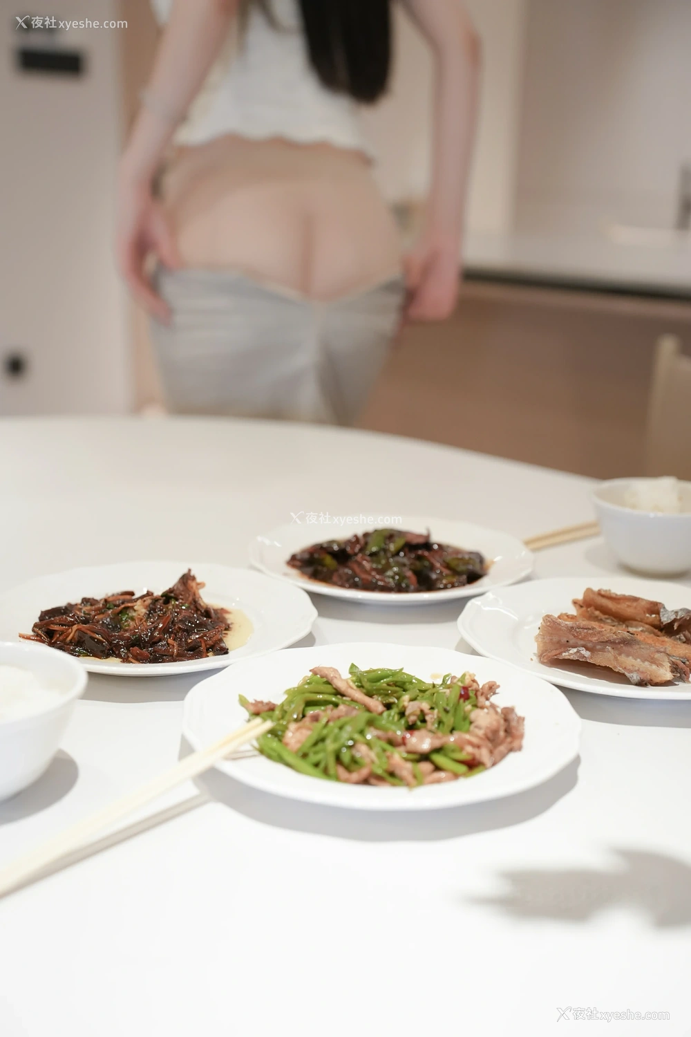 1P - xiuren秀人网福利晚苏susu大尺度私拍无码流出浅色OL