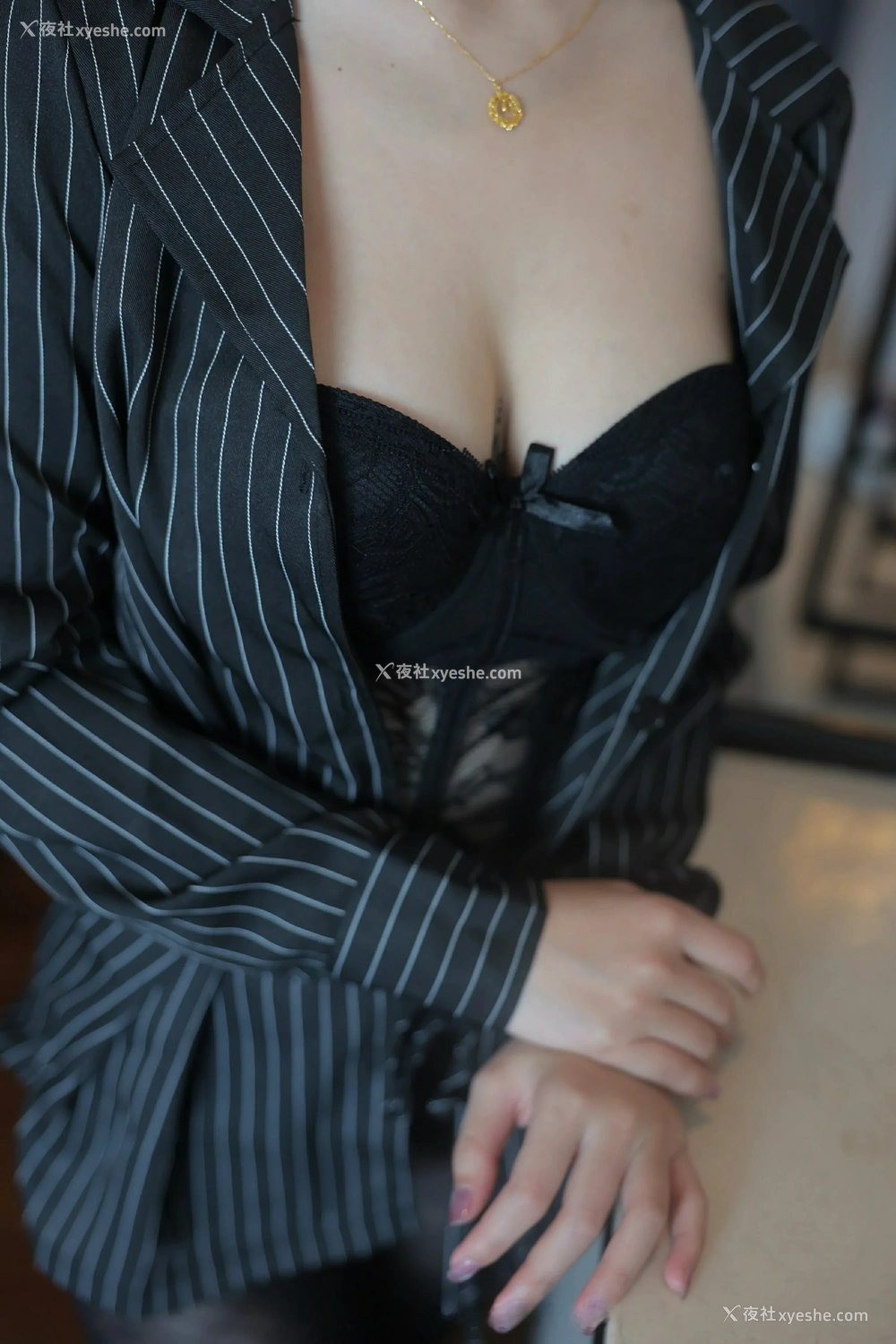 1P - [XiuRen秀人网] No.10076 汐子