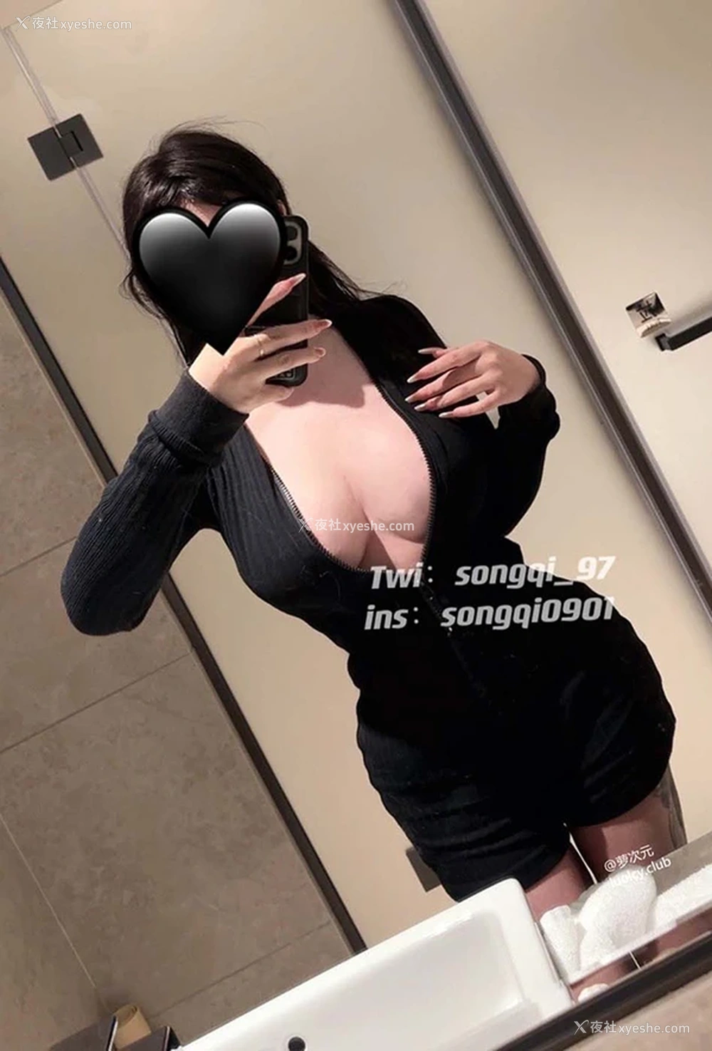 1P - 巨乳福利姬 牛奶饼干不加葱 私拍尺度图集4