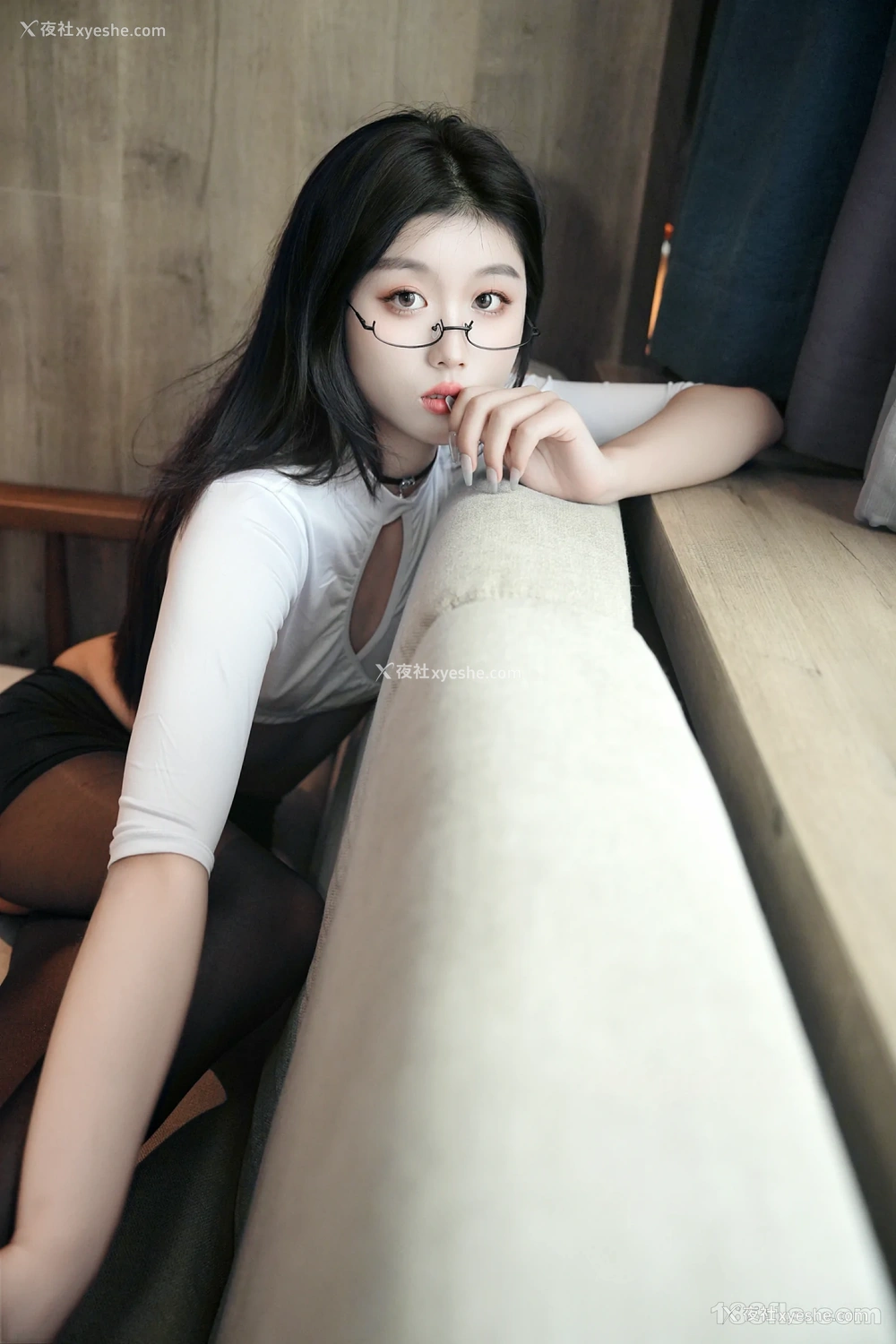 1P - xiuren秀人网福利江念鱼大尺度私拍无码流出魅惑黑丝