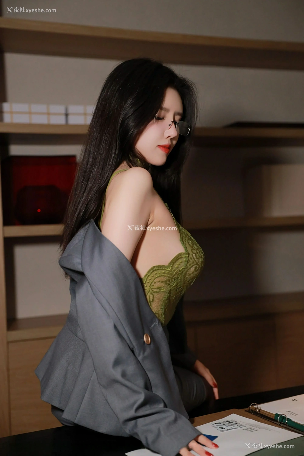 1P - [XiuRen秀人网] No.10119 唐翩翩