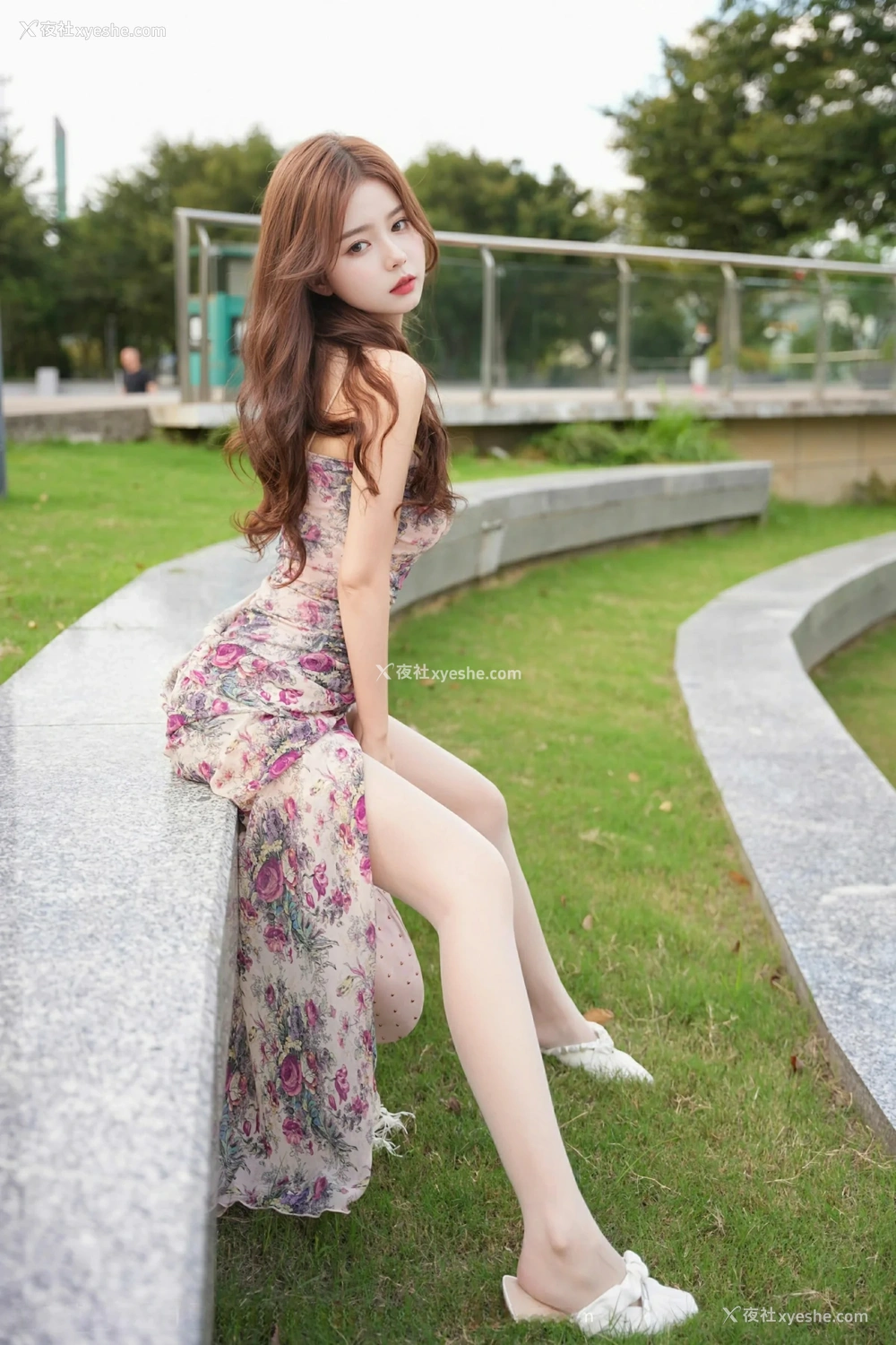 1P - [XiuRen秀人网] No.10128 拍黄瓜girl