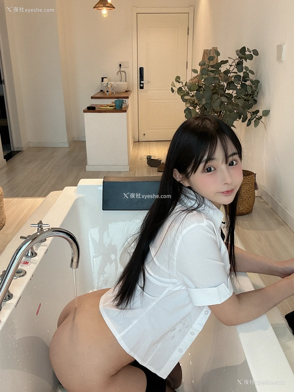 1P - 桜井宁宁 – JK制服