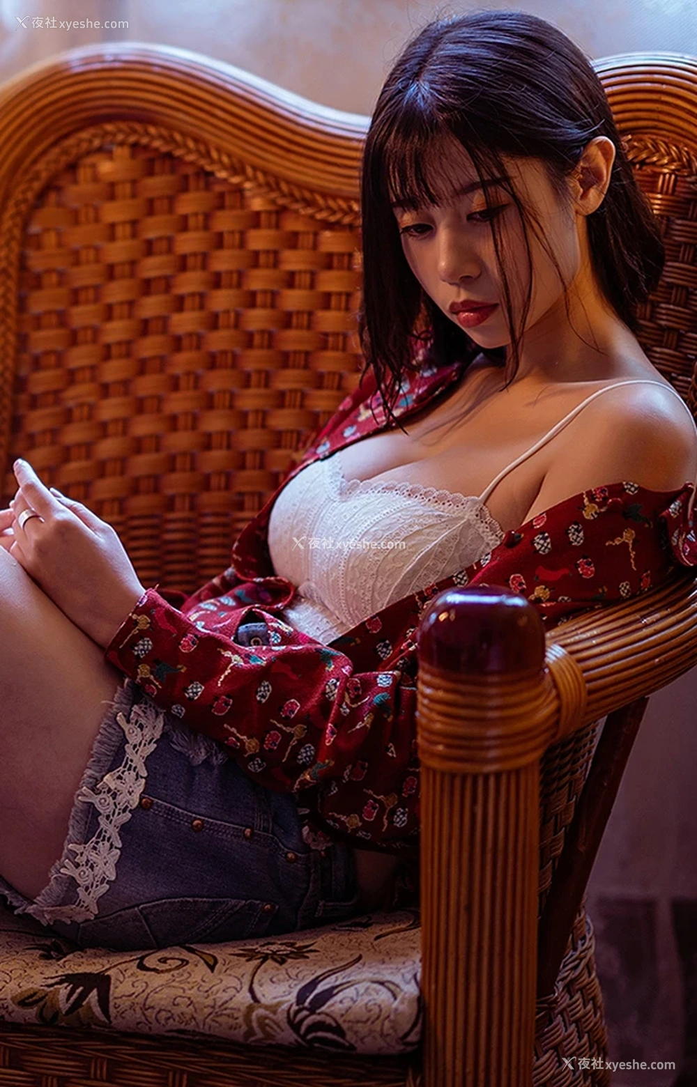 1P - 网红美女奈汐酱nice 毒药之沉 毒 王