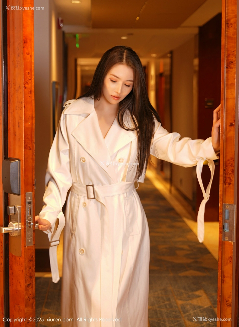 1P - [XiuRen秀人网] No.10174 娅轩ELVA [49P]