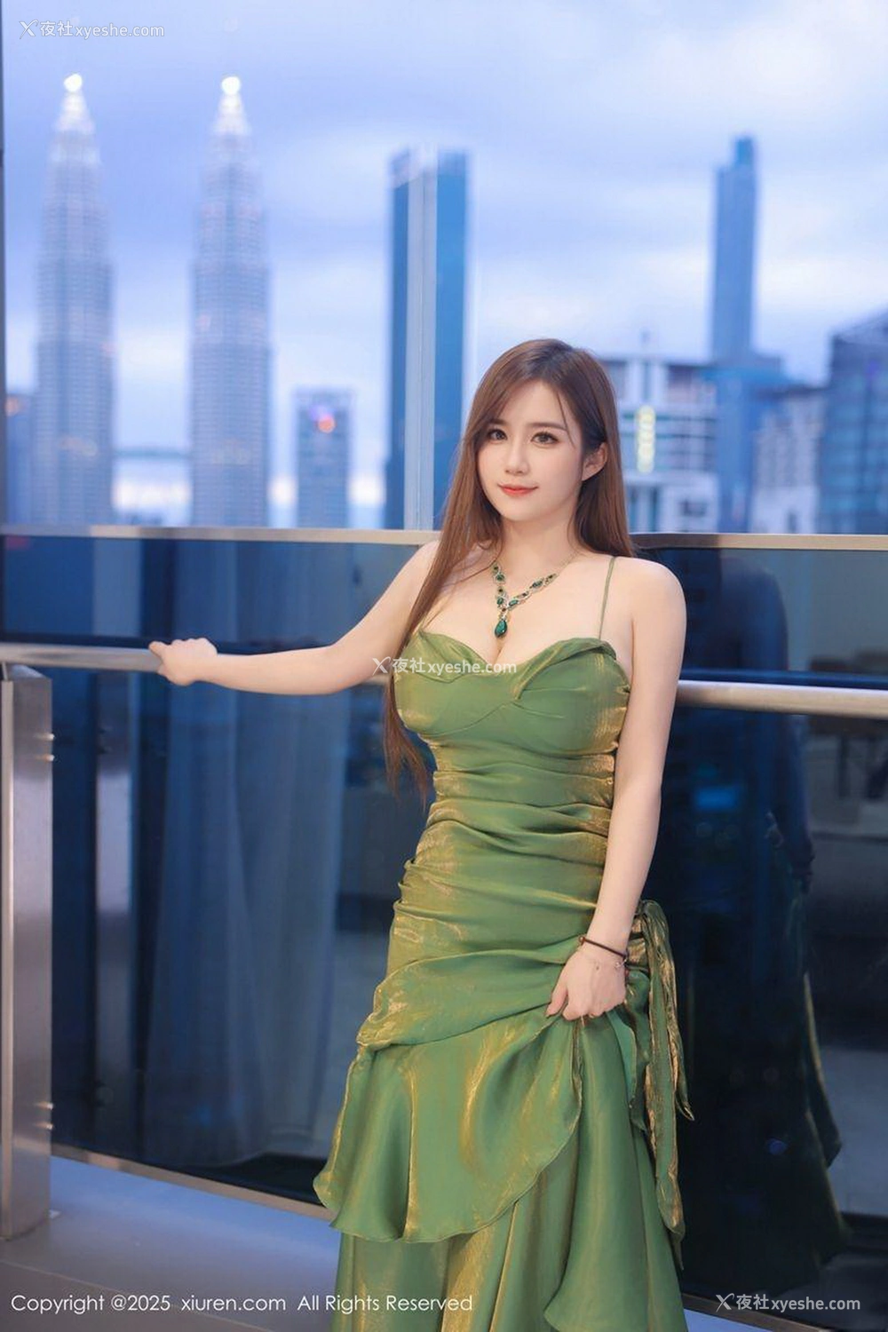 1P - [XiuRen秀人网] No.10169 小肉肉咪 [79P]