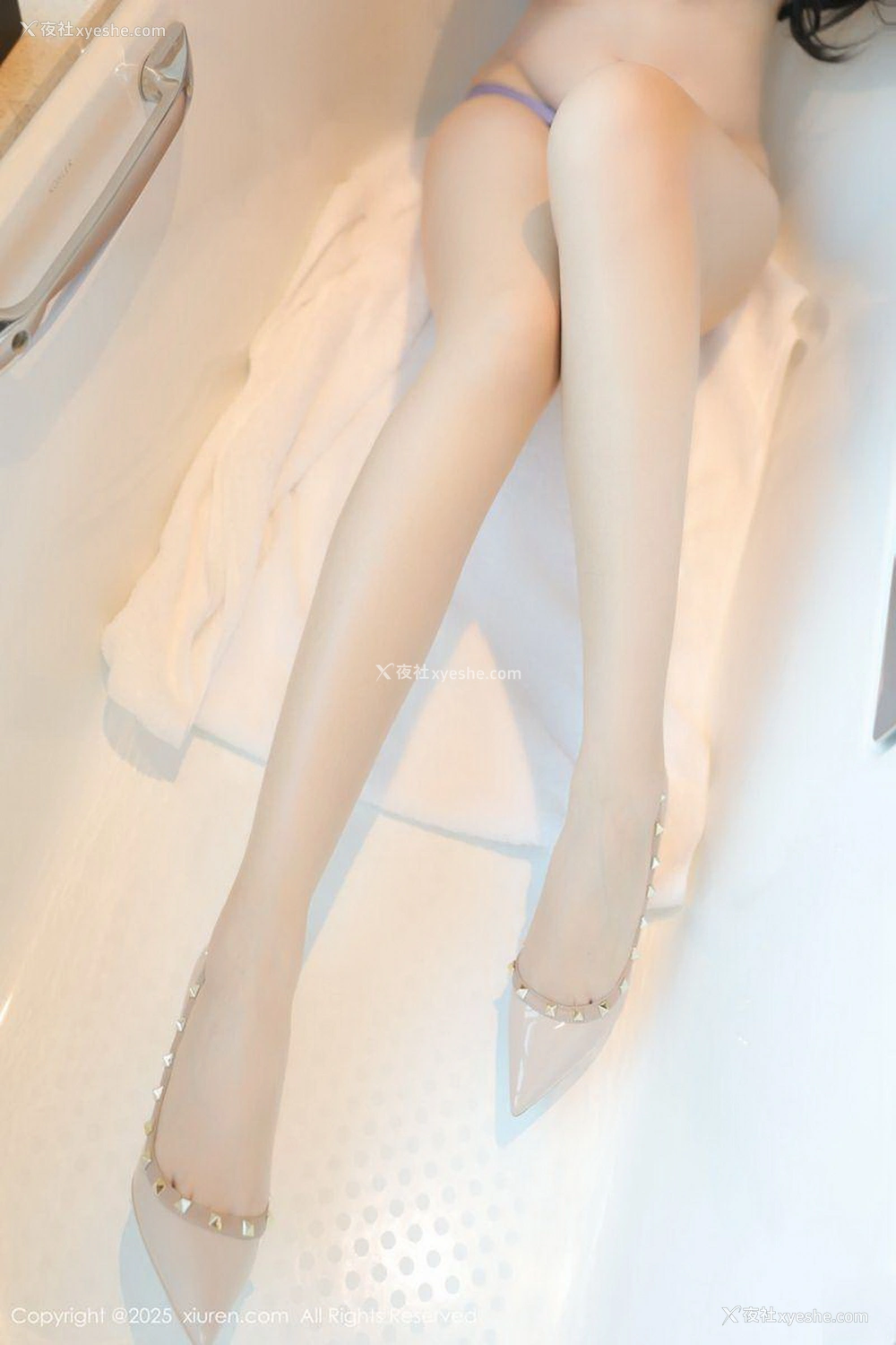 1P - [XiuRen秀人网] No.10165 希雅sia [80P]