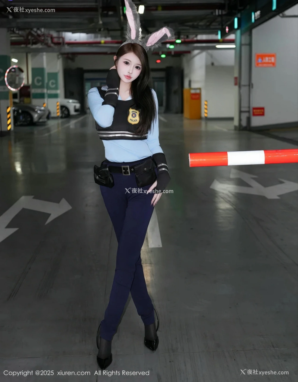 1P - [XiuRen秀人网] No.10158 甜妮 [70P]