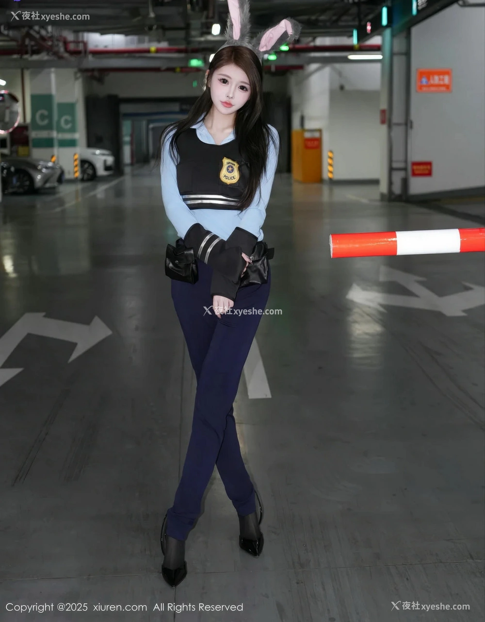 1P - [XiuRen秀人网] No.10158 甜妮 [70P]