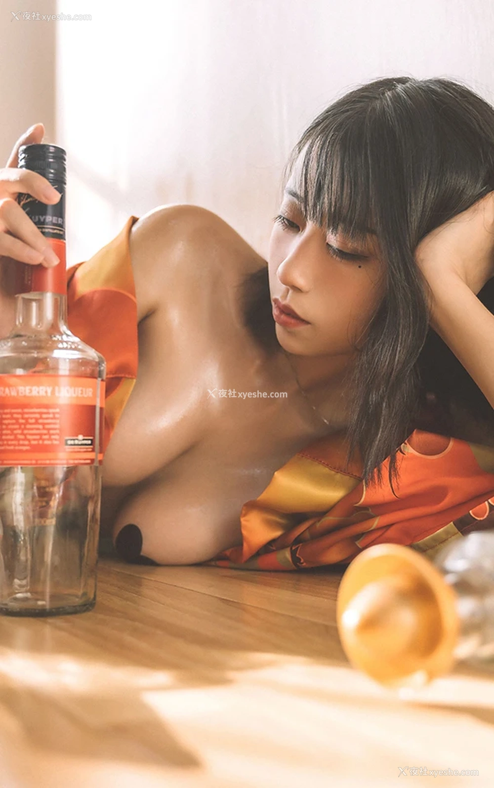 1P - 网红美女奈汐酱nice 消愁 OL诱惑写真