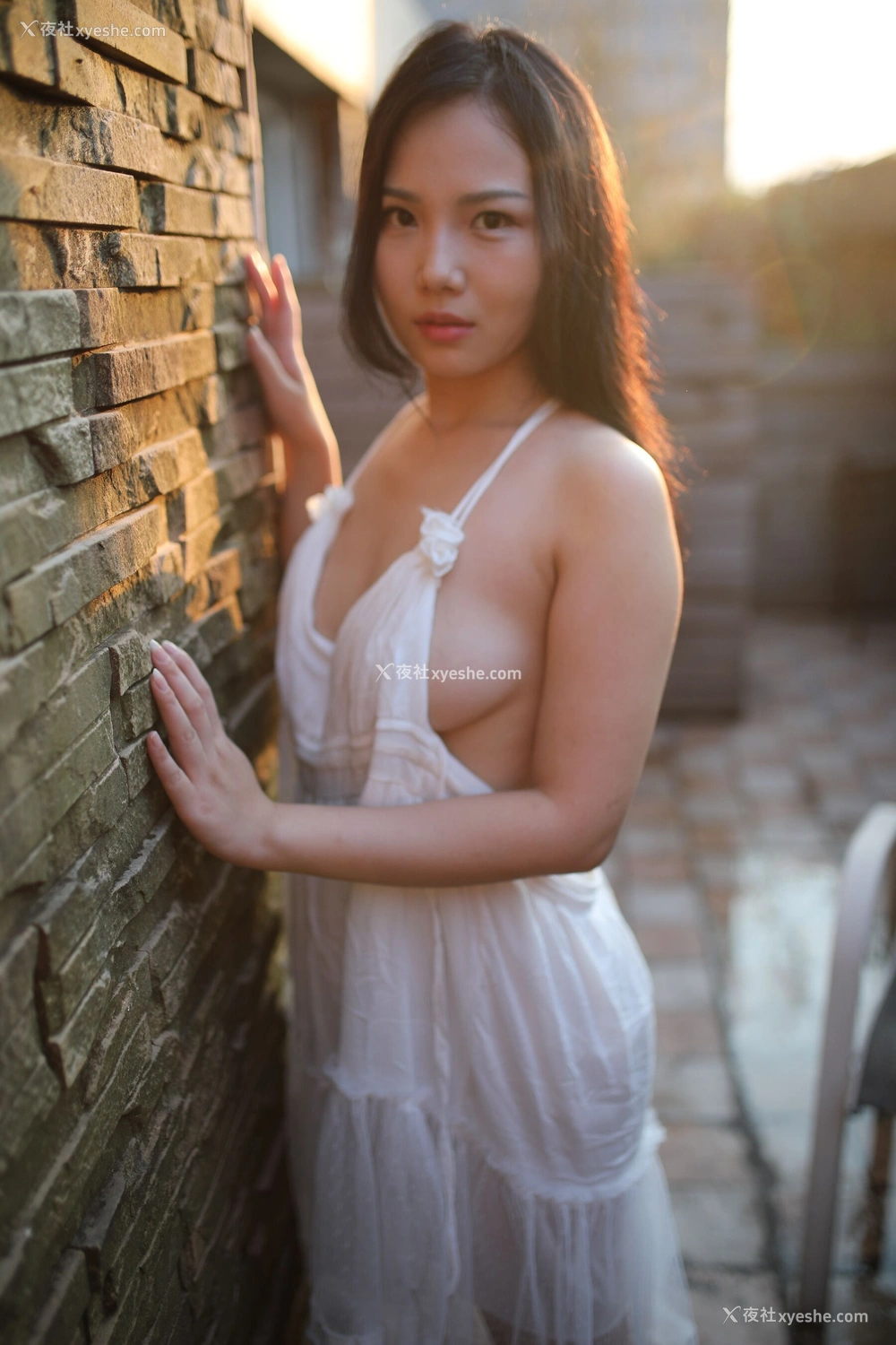 1P - 秀人网模特 徐微微mia – 内购无水印《休闲白纱裙》（对应MyGirl美媛馆 Vol.299） .下 [144P]