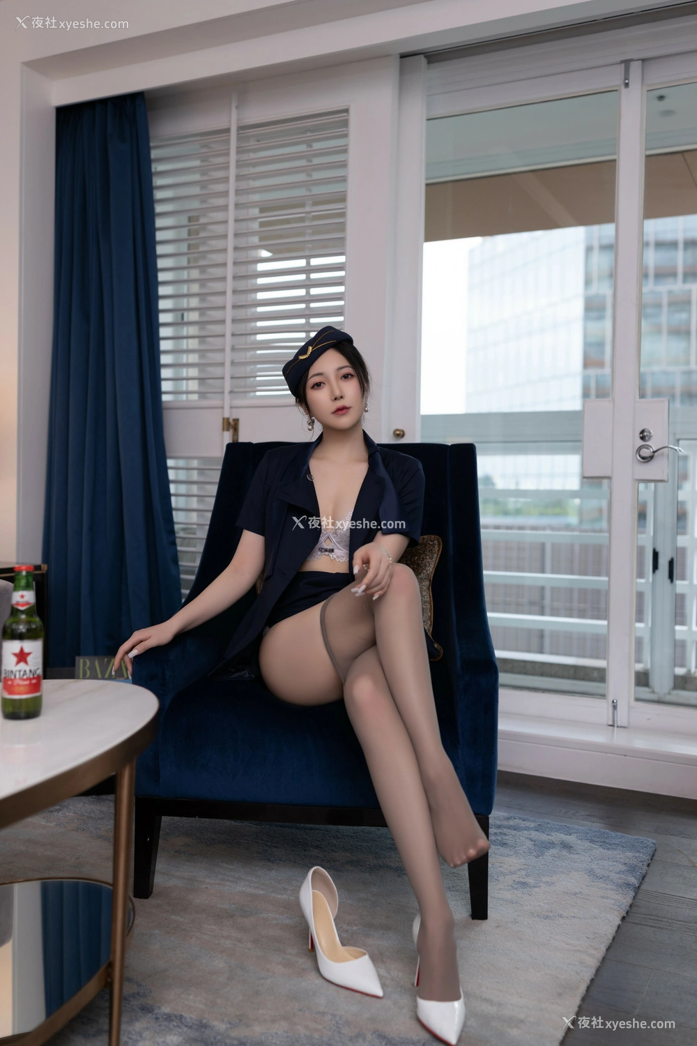 1P - 秀人网 美女名模 鱼子酱Fish – 内购无水印《空姐制服》 [123P]