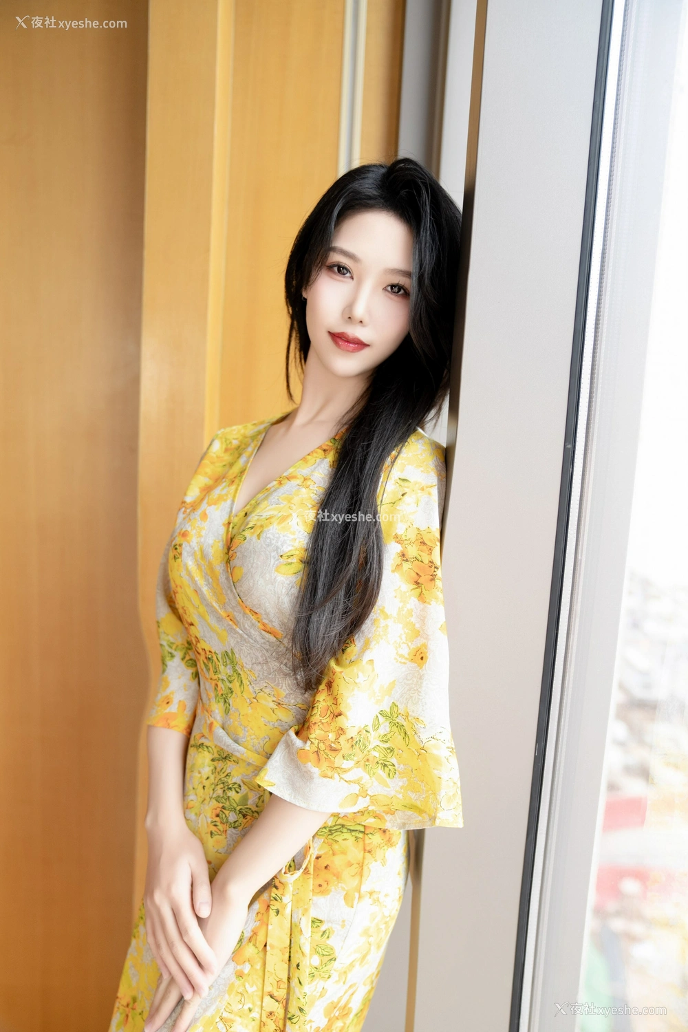1P - 秀人网 美女名模 抖娘-利世 -《出轨人妻》内购无水印版 [161P]