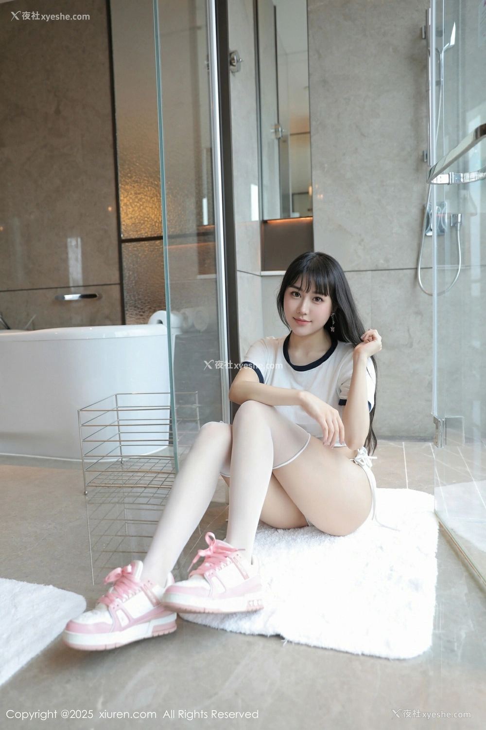 1P - [XiuRen秀人网] No.10184 量子玫瑰 [86P]