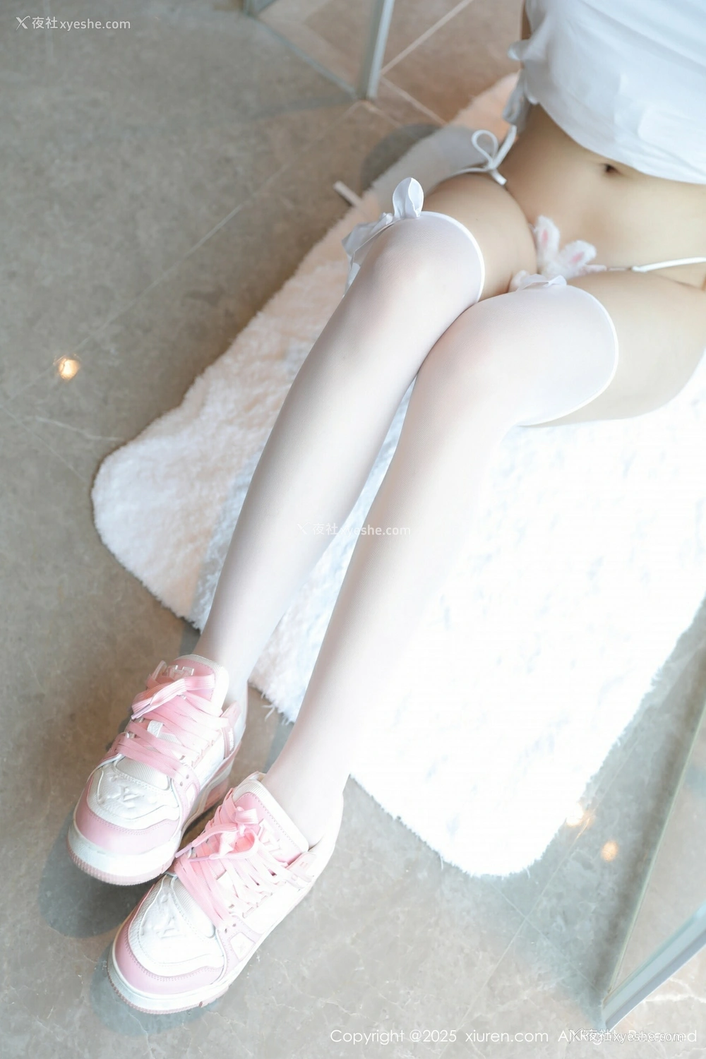 1P - [XiuRen秀人网] No.10184 量子玫瑰 [86P]