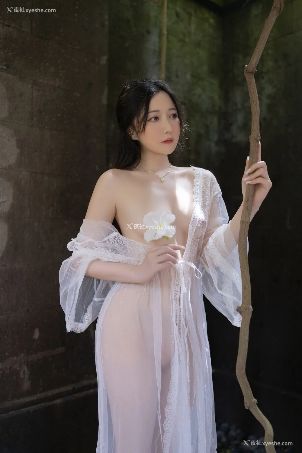 1P - 秀人网 美女名模 鱼子酱Fish – 内购无水印版《白纱清露欲迎还休》（对应XiuRen秀人网 No.10173） [123P]