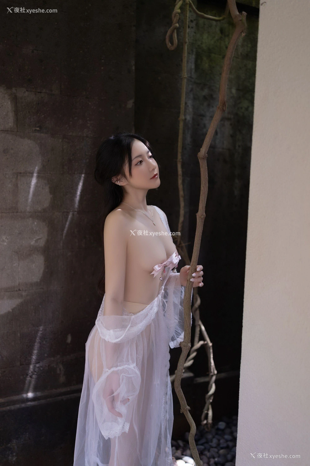 1P - 秀人网 美女名模 鱼子酱Fish – 内购无水印版《白纱清露欲迎还休》（对应XiuRen秀人网 No.10173） [123P]