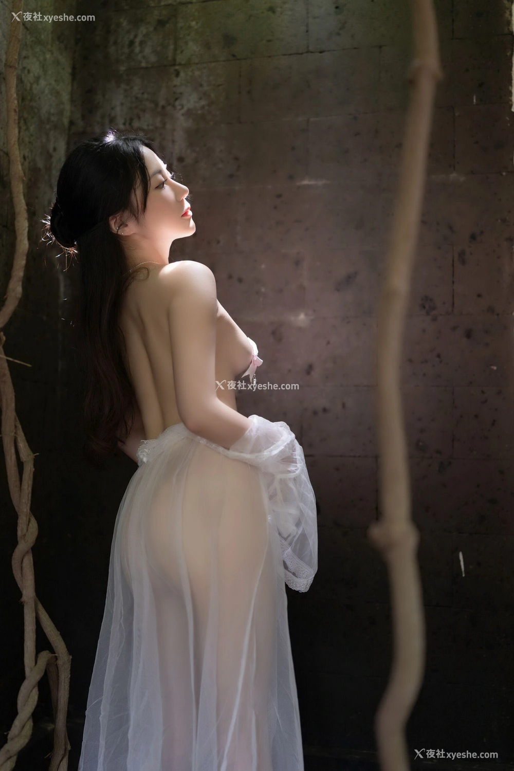 1P - 秀人网 美女名模 鱼子酱Fish – 内购无水印版《白纱清露欲迎还休》（对应XiuRen秀人网 No.10173） [123P]