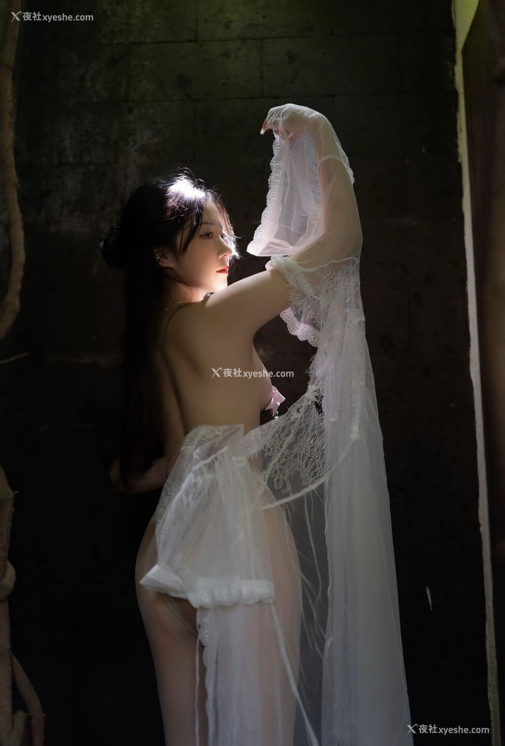 1P - 秀人网 美女名模 鱼子酱Fish – 内购无水印版《白纱清露欲迎还休》（对应XiuRen秀人网 No.10173） [123P]