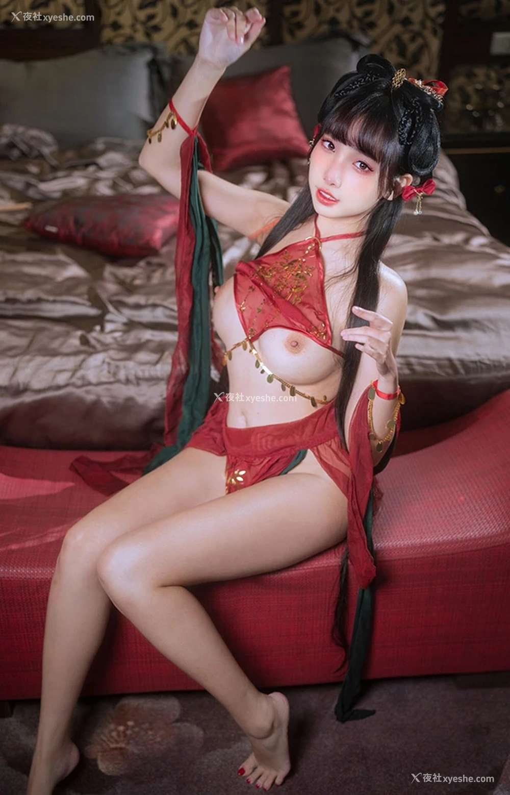 1P - 粉嫩福利姬慕慕Momo 月圆之夜无圣光唯美图集