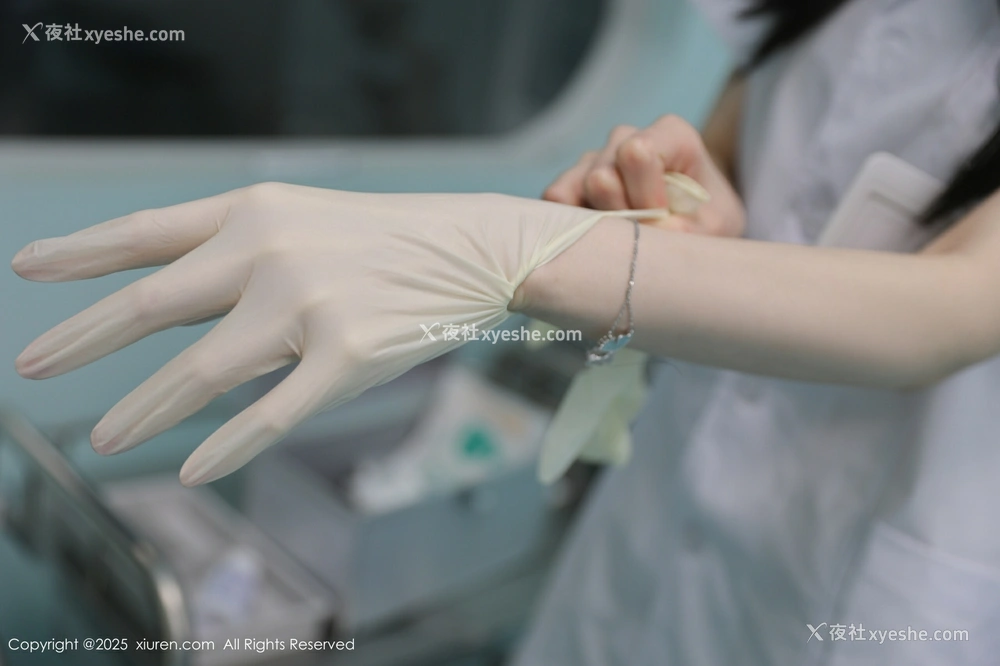 1P - [XiuRen秀人网] No.10190 布丁wow [81P]