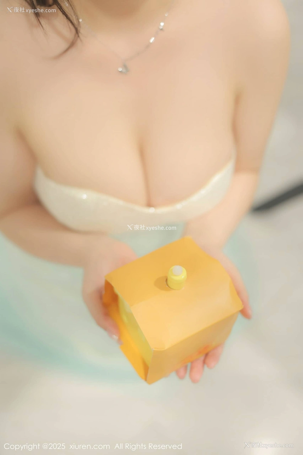 1P - [XiuRen秀人网] No.10222 蛋蛋宝 [79P]
