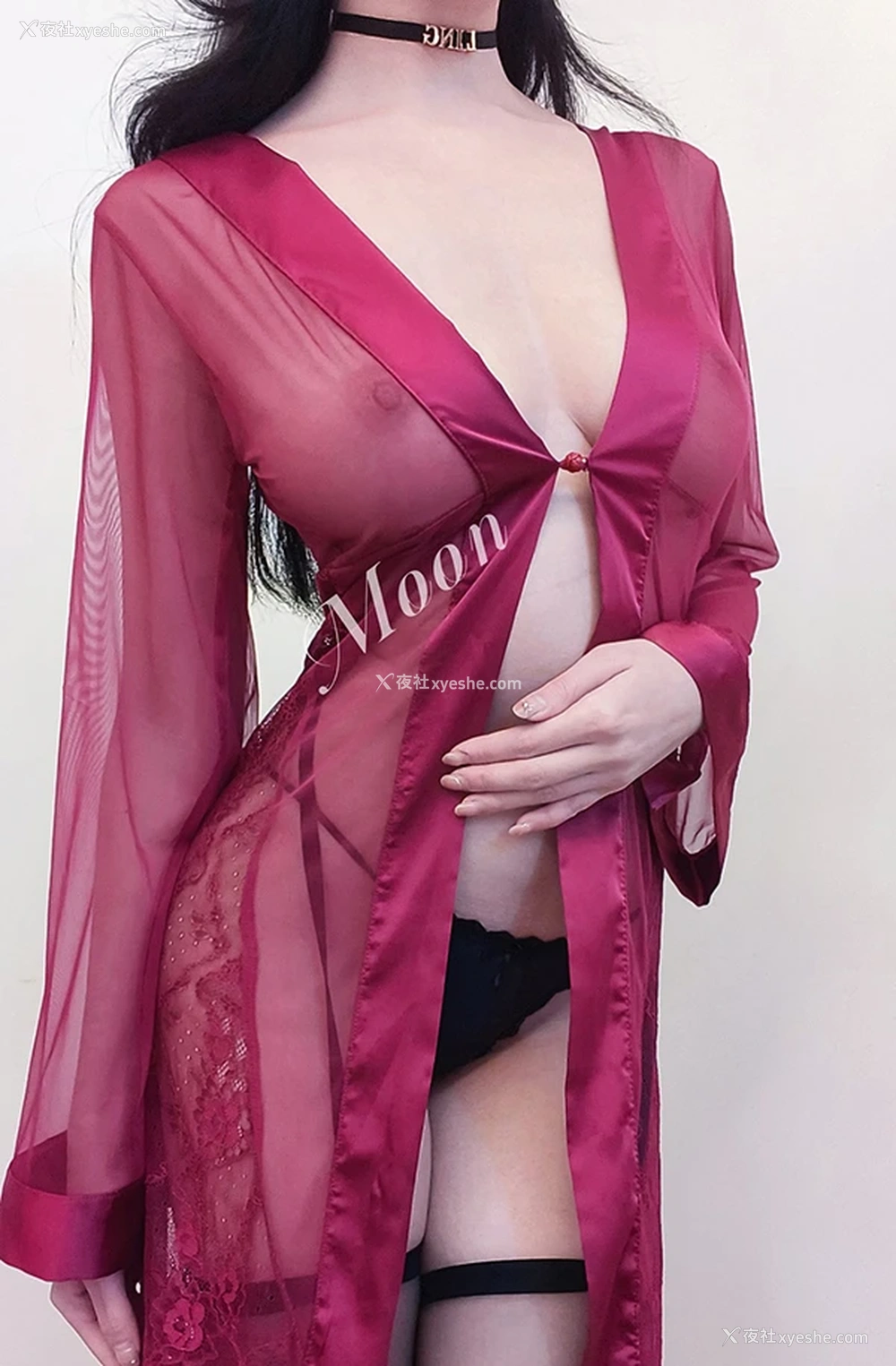 1P - 极品福利姬@魔王的斗篷Moon私拍户外唯美尺度图