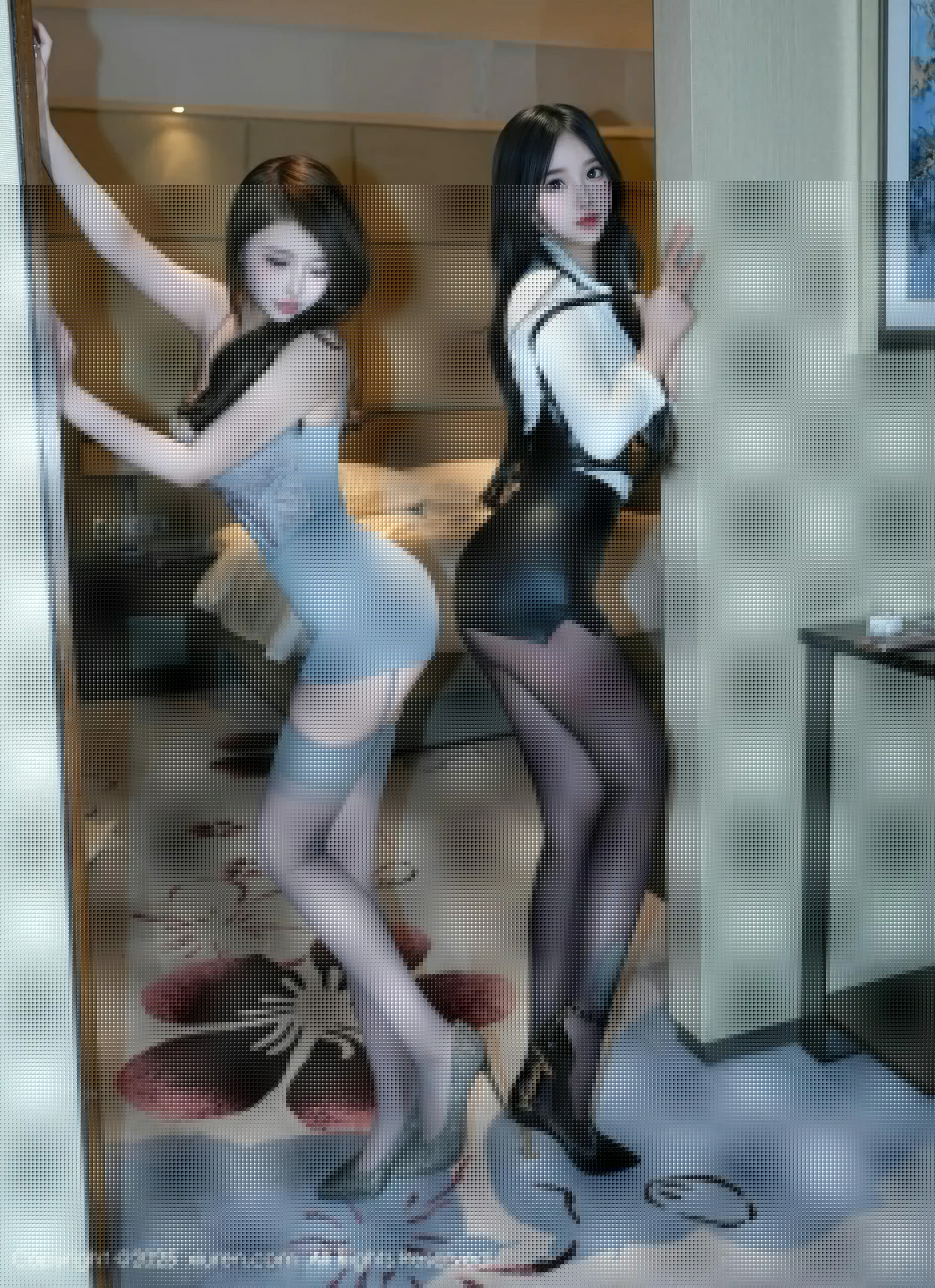1P - [XiuRen秀人网] No.10255 甜妮 [44P]