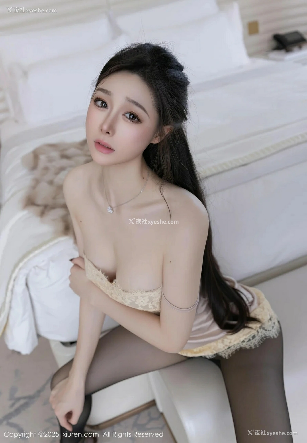 1P - [XiuRen秀人网] No.10259 小逗逗 [74P]