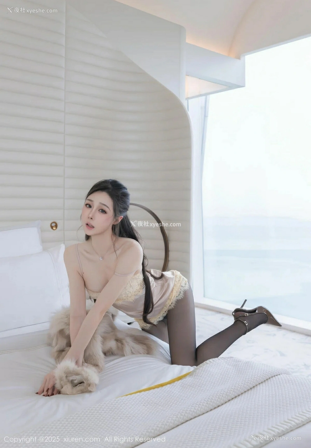 1P - [XiuRen秀人网] No.10259 小逗逗 [74P]