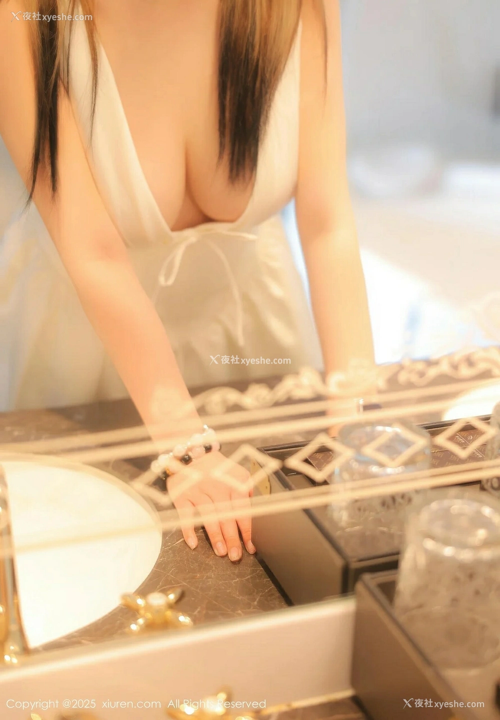 1P - [XiuRen秀人网] No.10262 诺诺Hsu [41P]