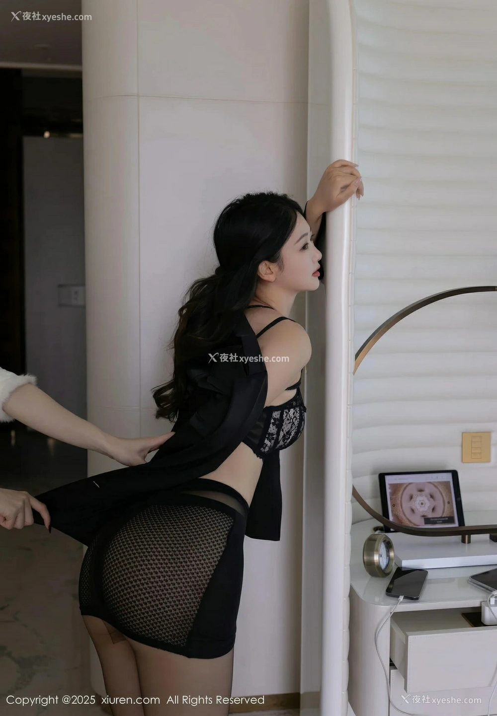 1P - [XiuRen秀人网] No.10267 唐安琪 [81P]