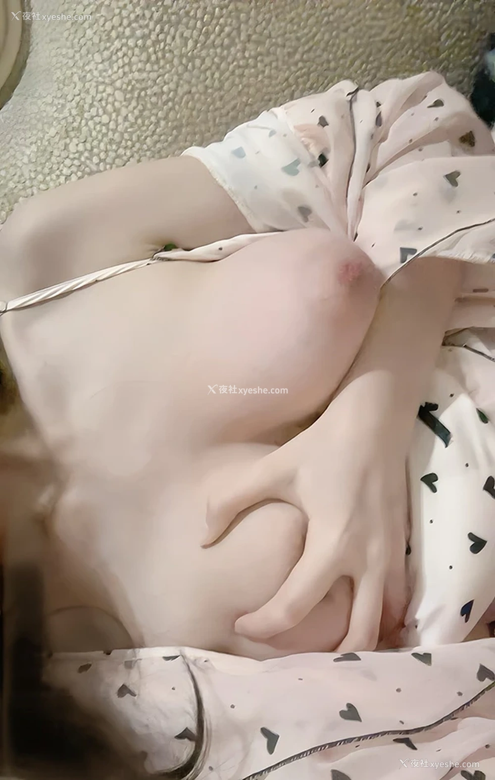 1P - 顶级白虎萝莉@Cat77o @一口白桃七私拍尺度合集