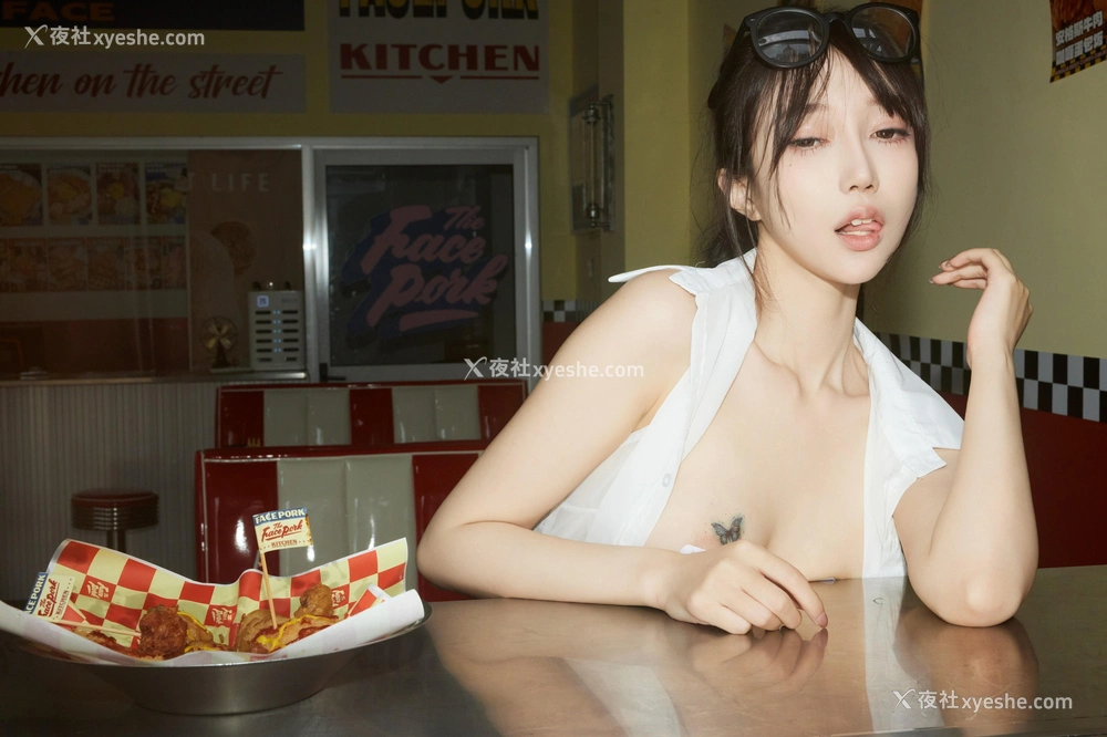1P - 秀人网 美女名模 玥儿玥er – 内购无水印《美式服务生》 [94P]