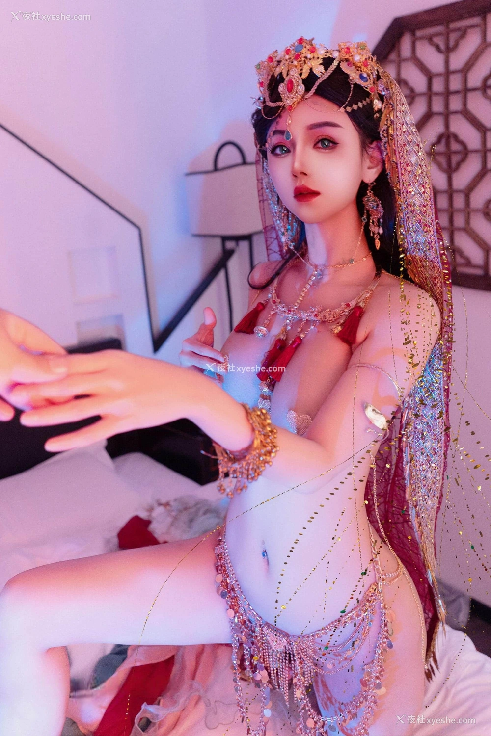 1P - 秀人网 新晋美模 不吃冰淇淋 首套作品 – 内购无水印《芭比娃娃敦煌飞天》 [93P]