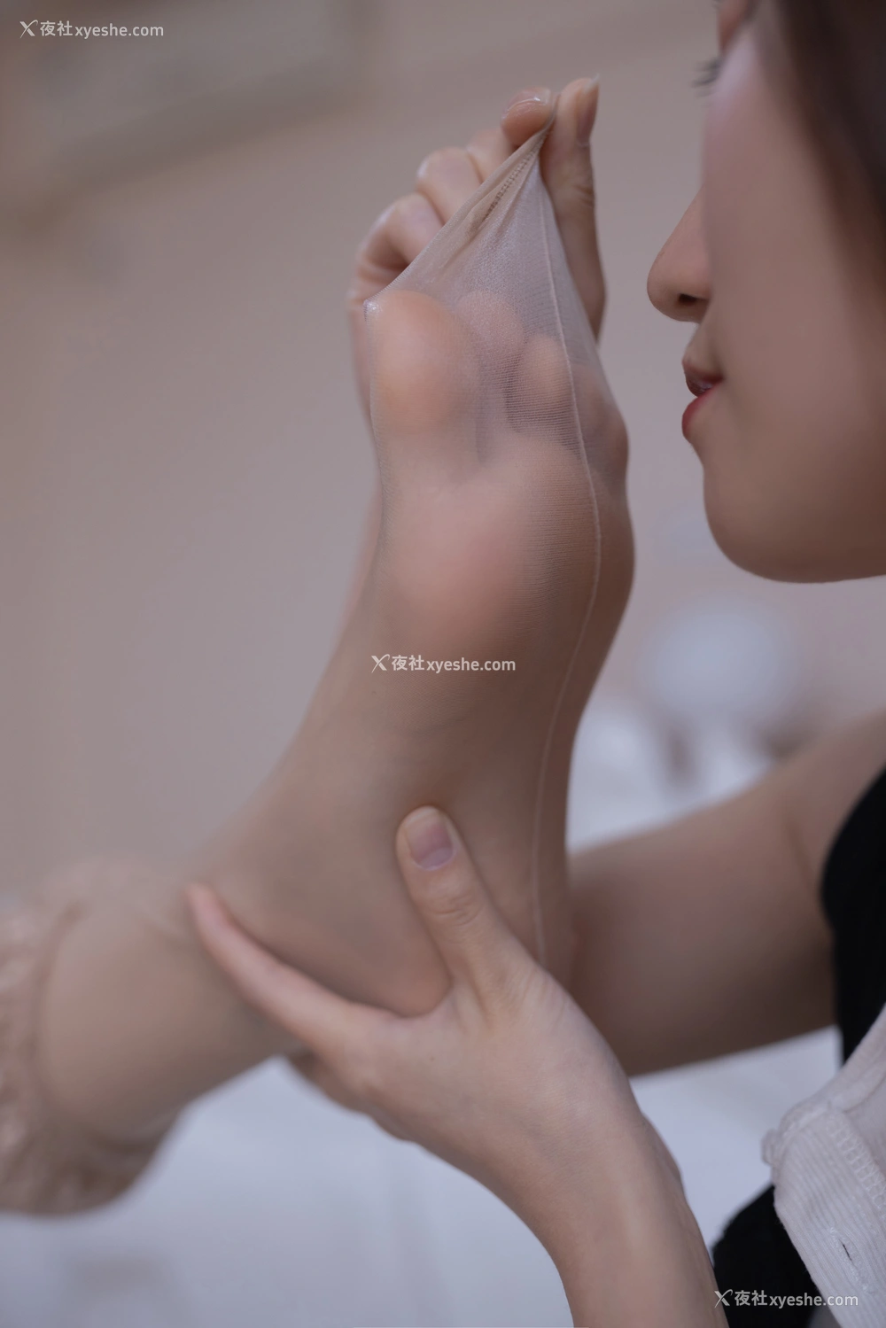 1P - 秀人网 美女名模 鱼子酱Fish – 内购无水印《禁果》 [128P]
