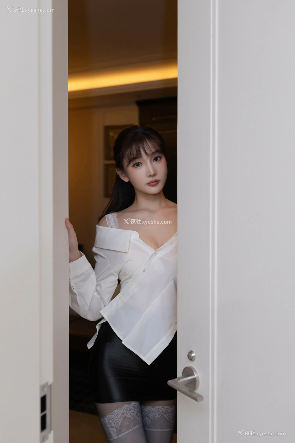 1P - 秀人网 美女名模 陆萱萱 – 内购无水印版《陌生人》 [96P]