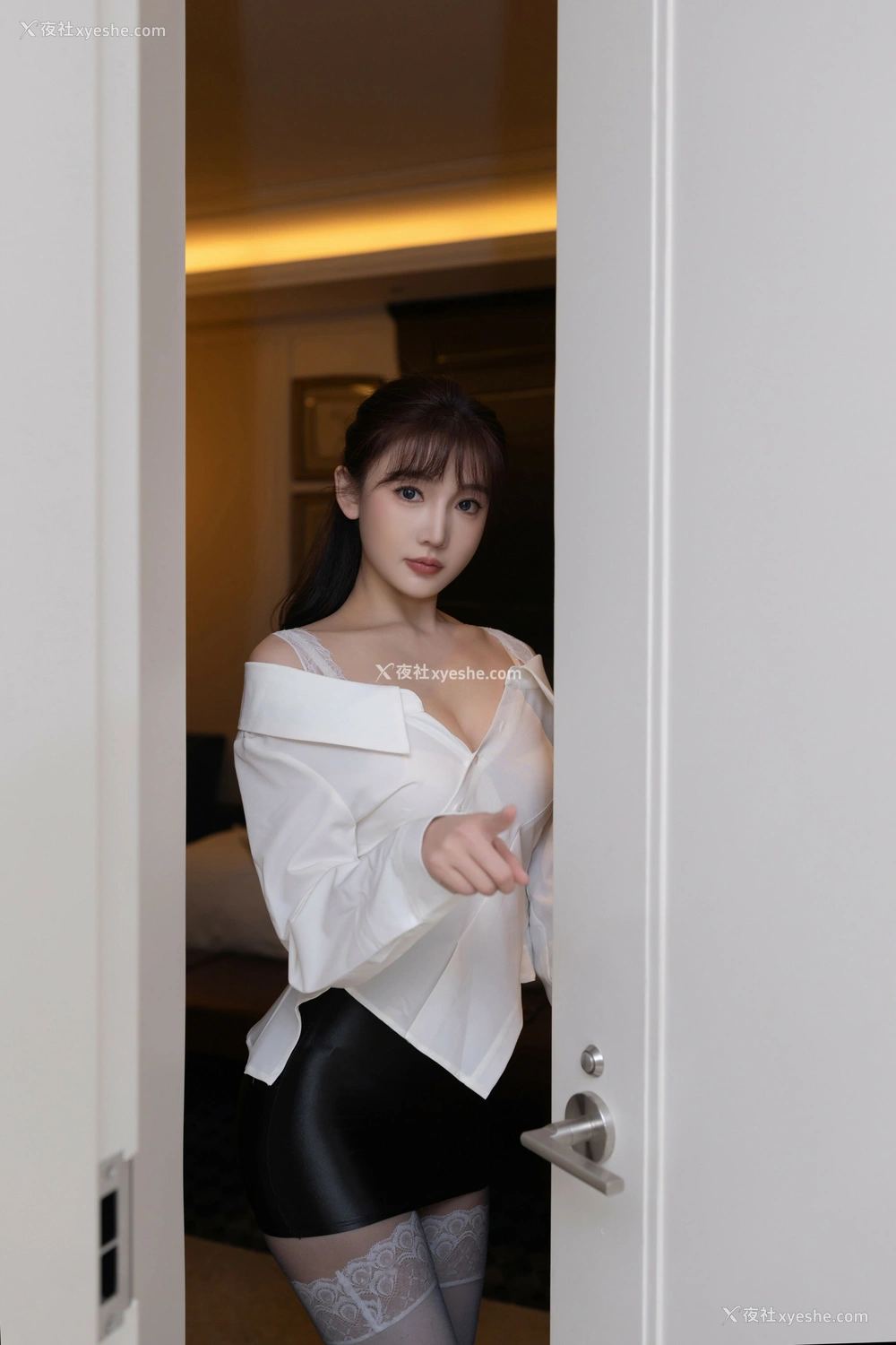 1P - 秀人网 美女名模 陆萱萱 – 内购无水印版《陌生人》 [96P]