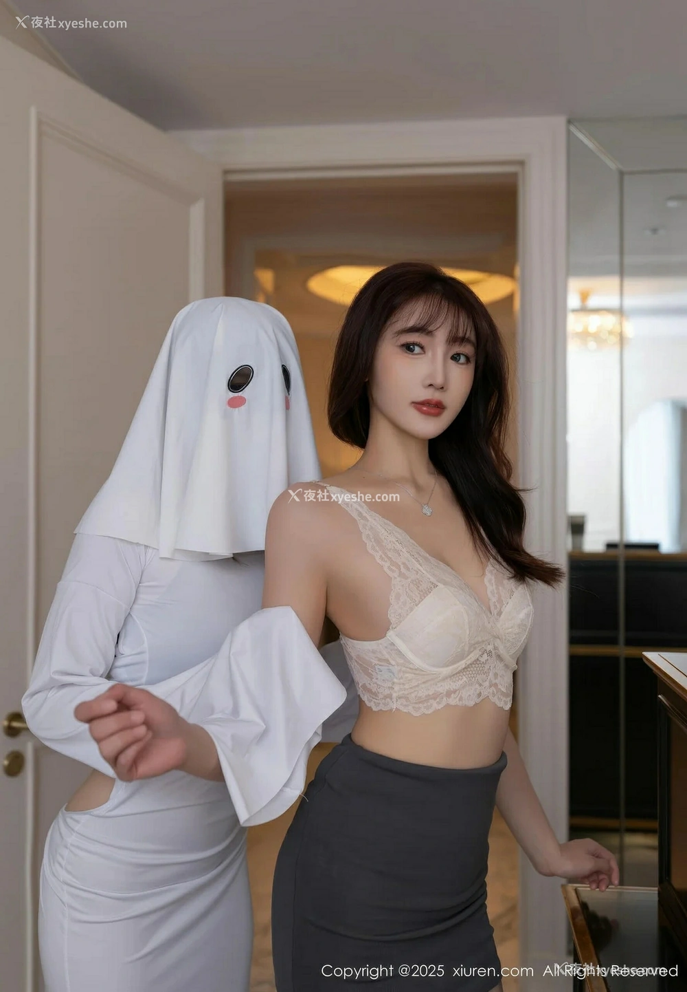 1P - [XiuRen秀人网] No.10282 陆萱萱 [81P]
