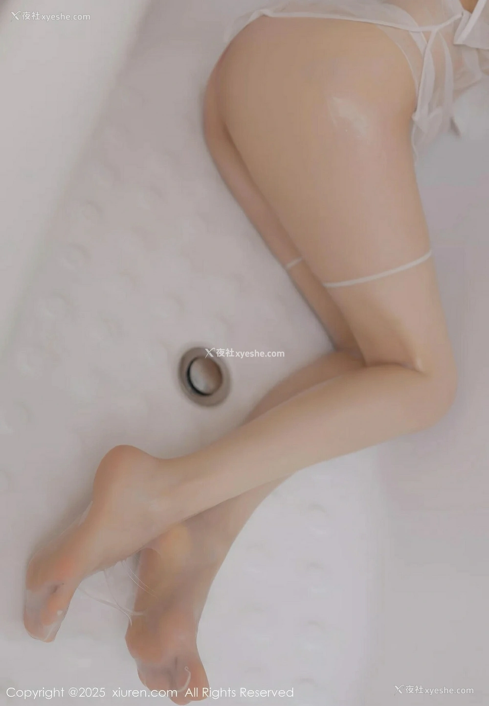 1P - [XiuRen秀人网] No.10301 鱼子酱Fish [81P]