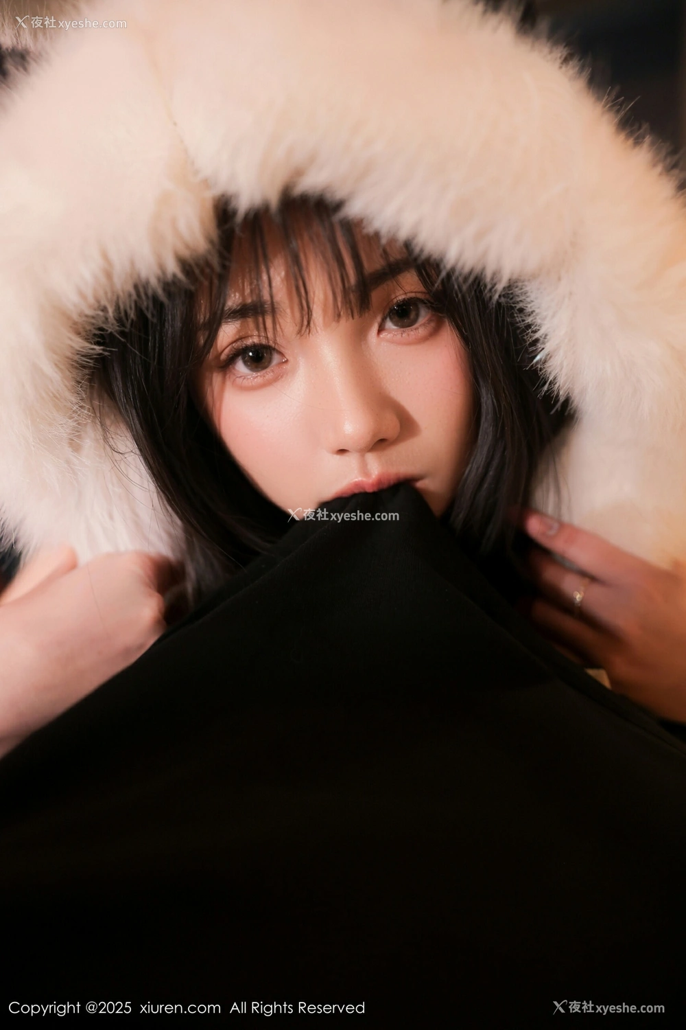 1P - [XiuRen秀人网] No.10302 软情 [52P]