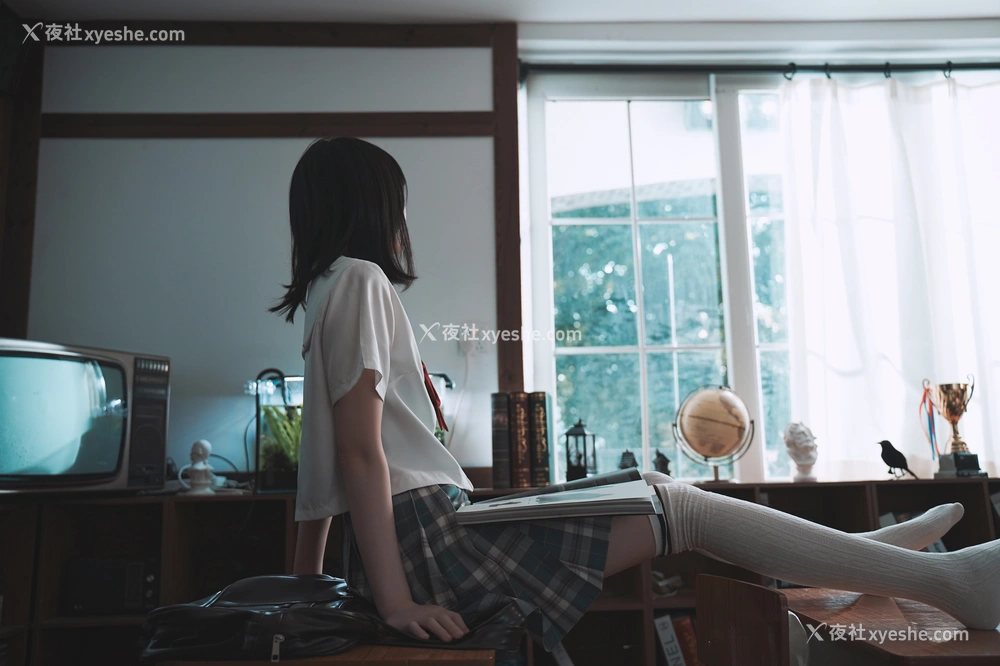 1P - 桜桃喵 – 教室死库水 [51P]