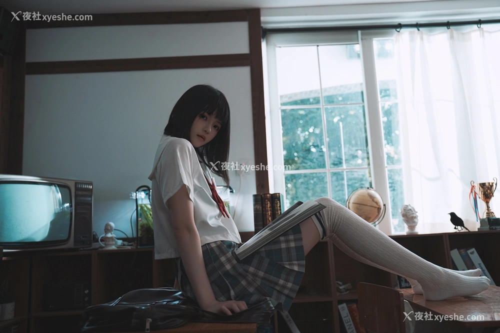 1P - 桜桃喵 – 教室死库水 [51P]