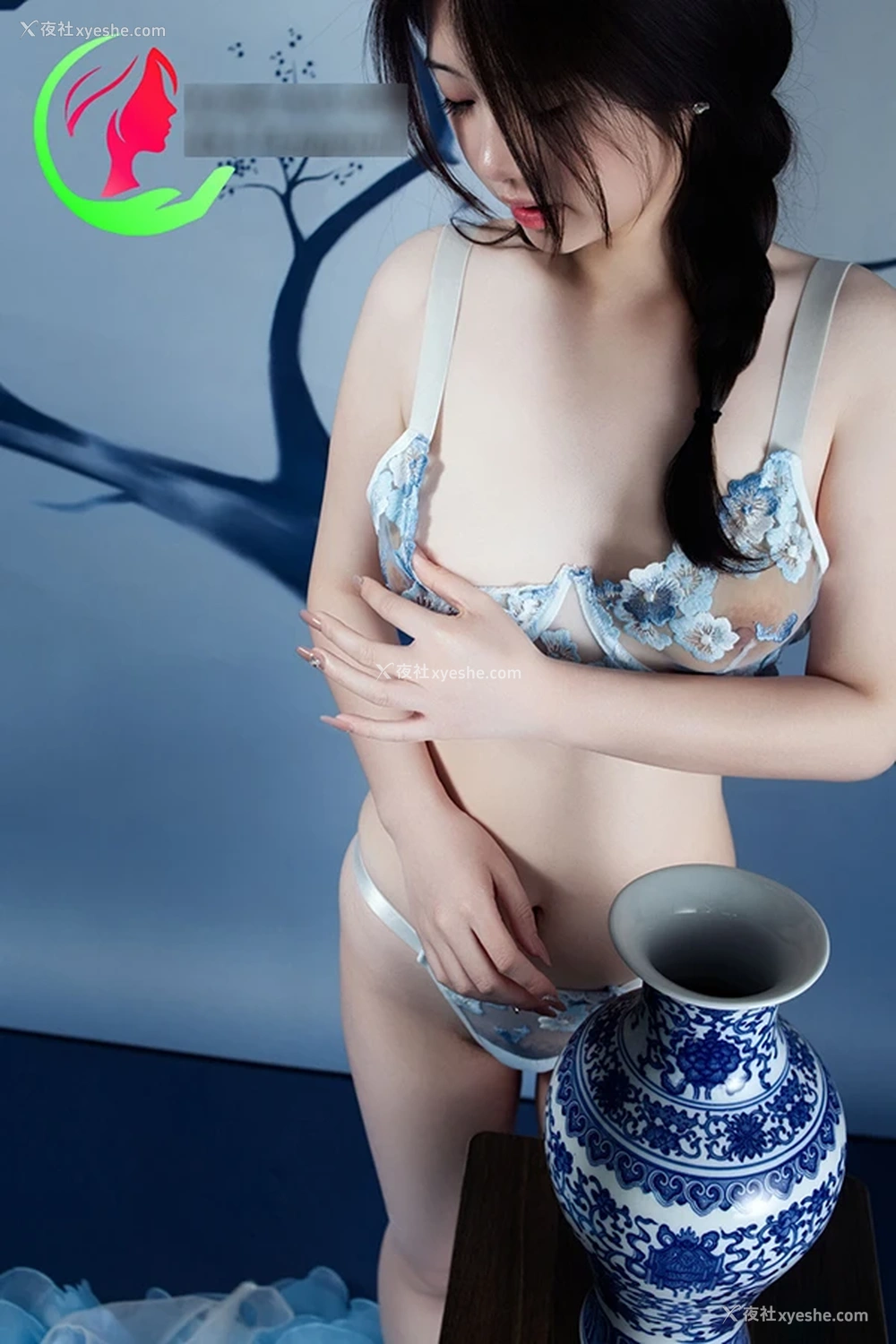 1P - 庸懒侧麻花大一学妹青花瓷无圣光人体套图