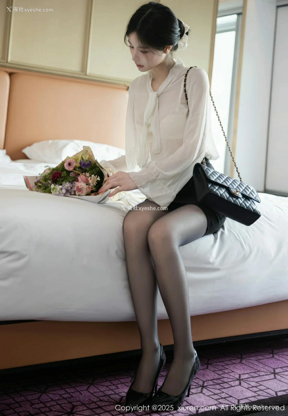 1P - [XiuRen秀人网] No.10319 布丁wow [81P]