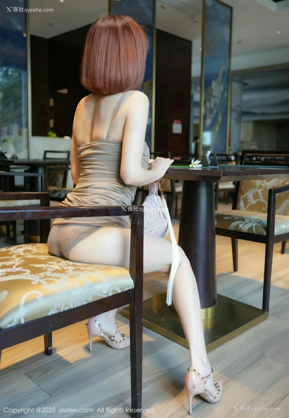 1P - [XiuRen秀人网] No.10312 白芷yy [74P]