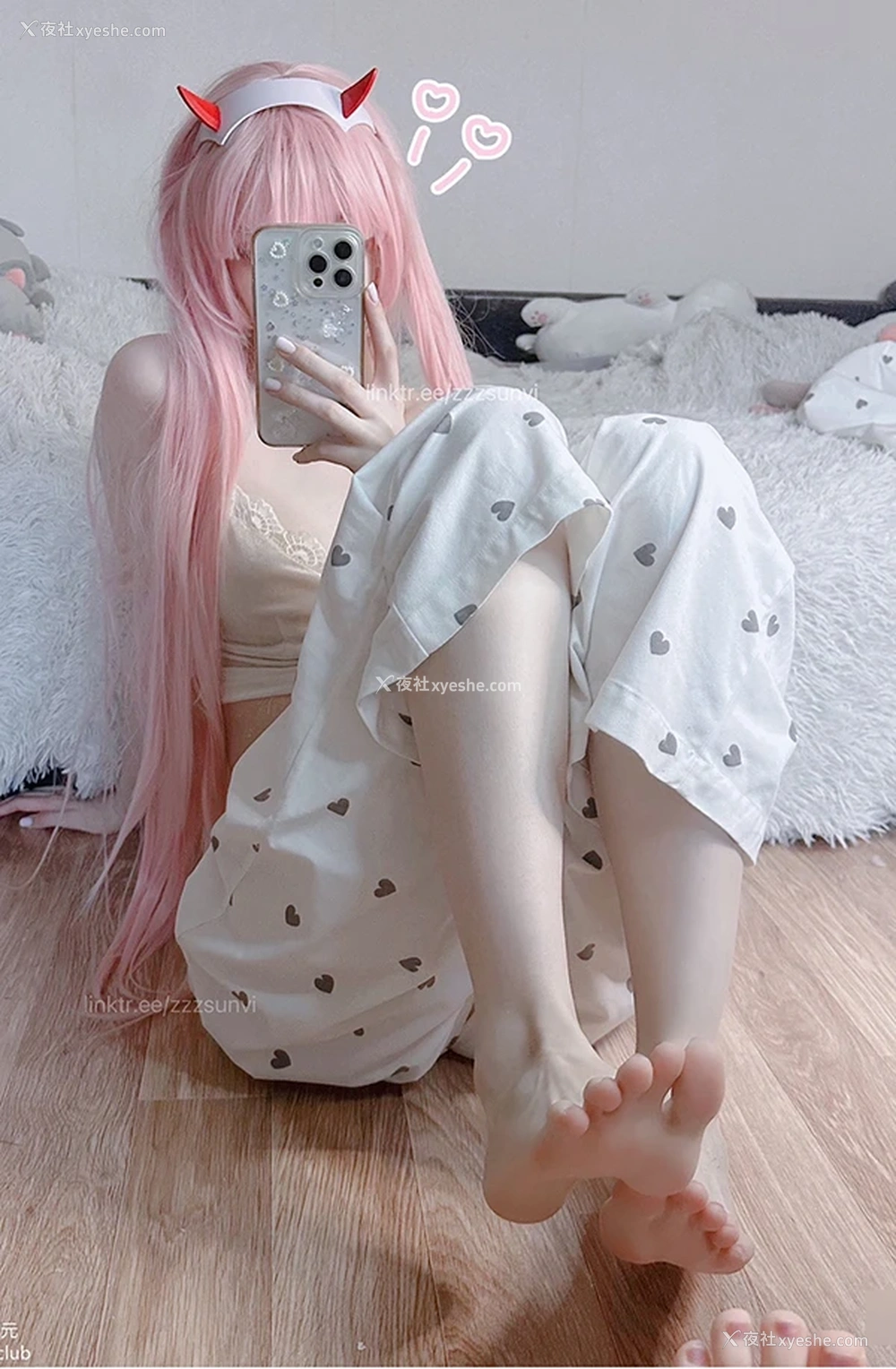 1P - 顶级Cos白虎萝莉@zzzsunvi私拍尺度福利图