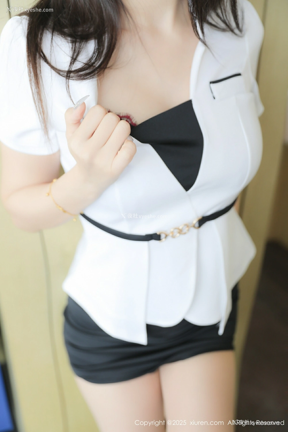 1P - [XiuRen秀人网] No.10321 Candy糖糖 [82P]
